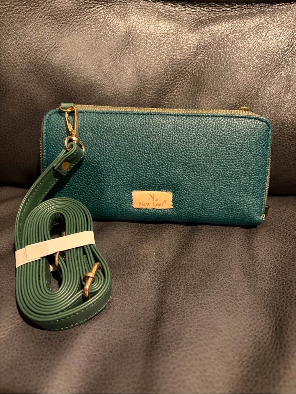 New Leaf Teal Pebbled Crossbody Wallet
